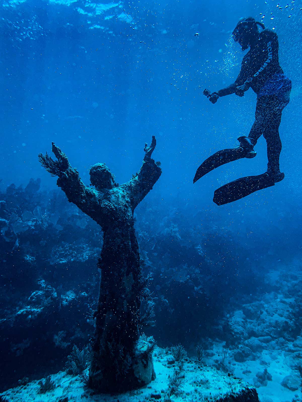 Diving statue