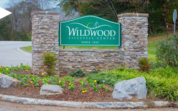Wildwood entrance sign