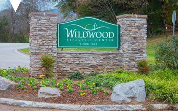 Wildwood entrance sign