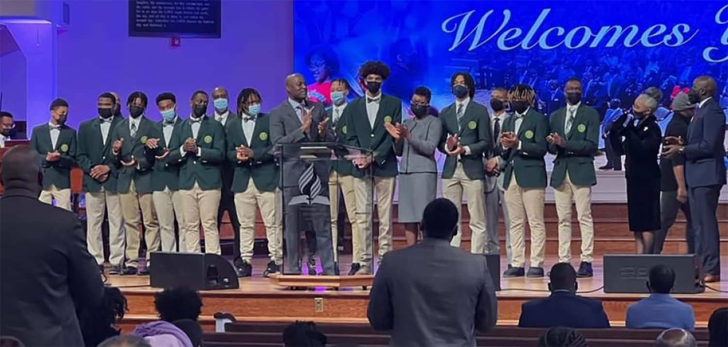 The Oakwood University Church in Huntsville, Alabama, publicly affirmed the decision of the Oakwood Adventist Academy boys basketball team to stand for the truth and keep God’s Commandment